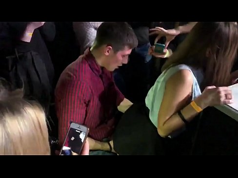 ❤️ Прави секс у руском ноћном клубу. 18-годишња Рускиња у анусу и вагини јебана у ноћном клубу Секс видео ат порн sr.hqpornvideos.ru ❌